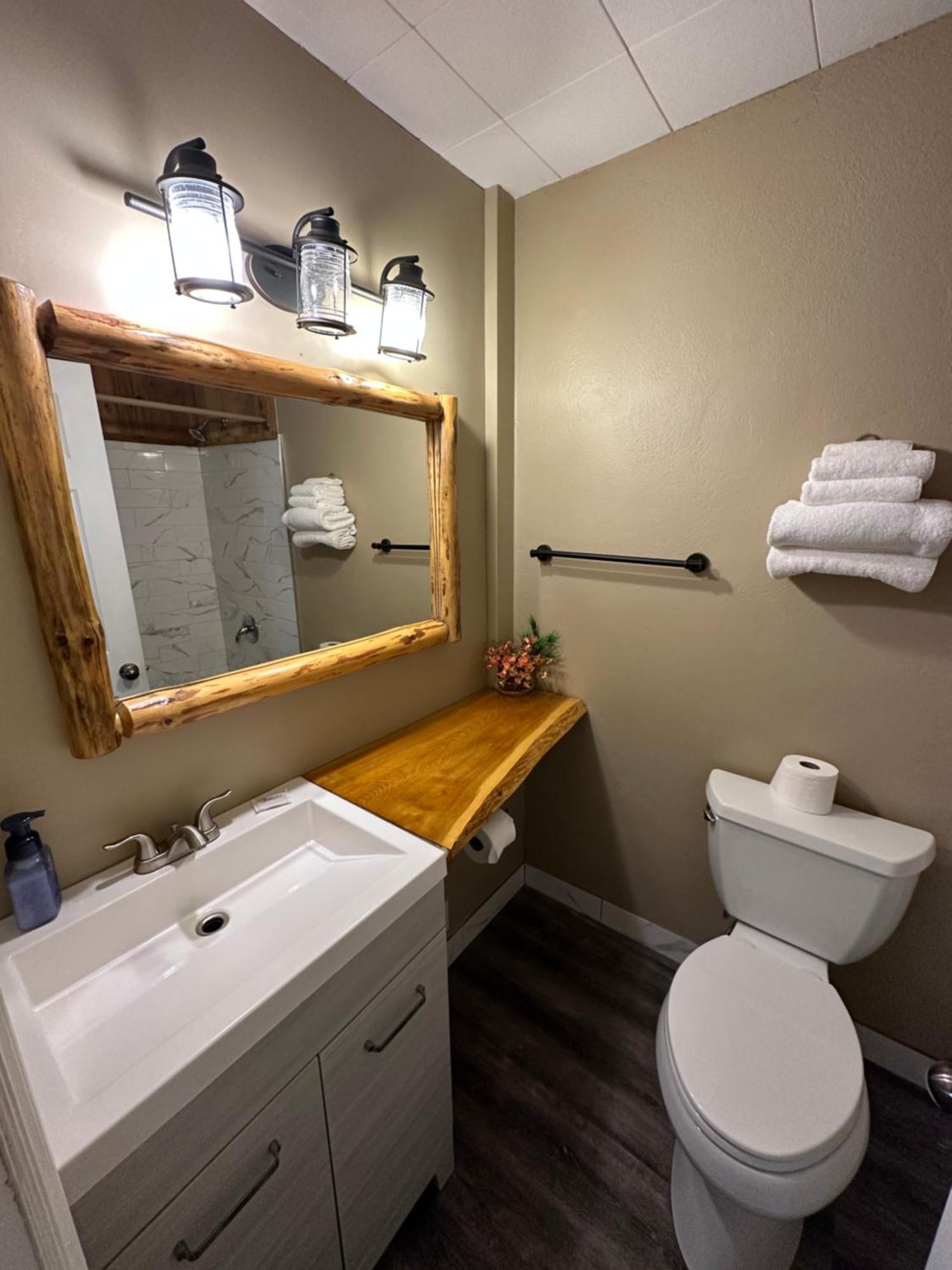 Nipigon Pinecrest Motel المظهر الخارجي الصورة